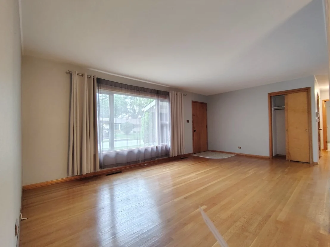 Photo of 15017 Sunset Avenue