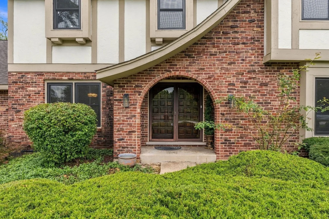 Photo of 1221 W Sable Drive
