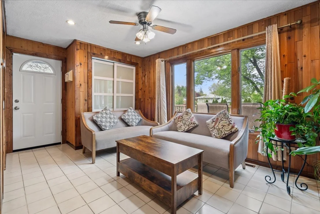 Photo of 937 Cornell Lane