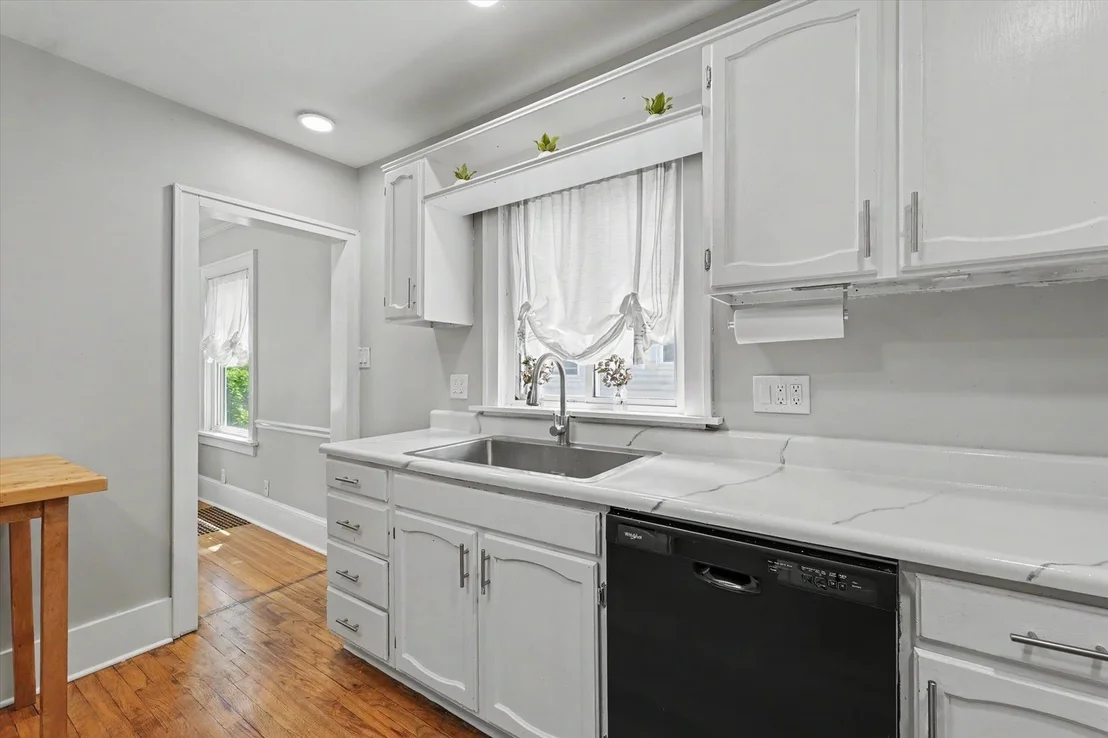 Photo of 1202 W Healey Street