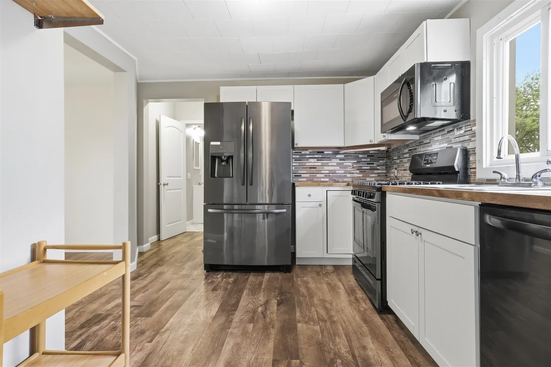 Photo of 357 W 3rd Street