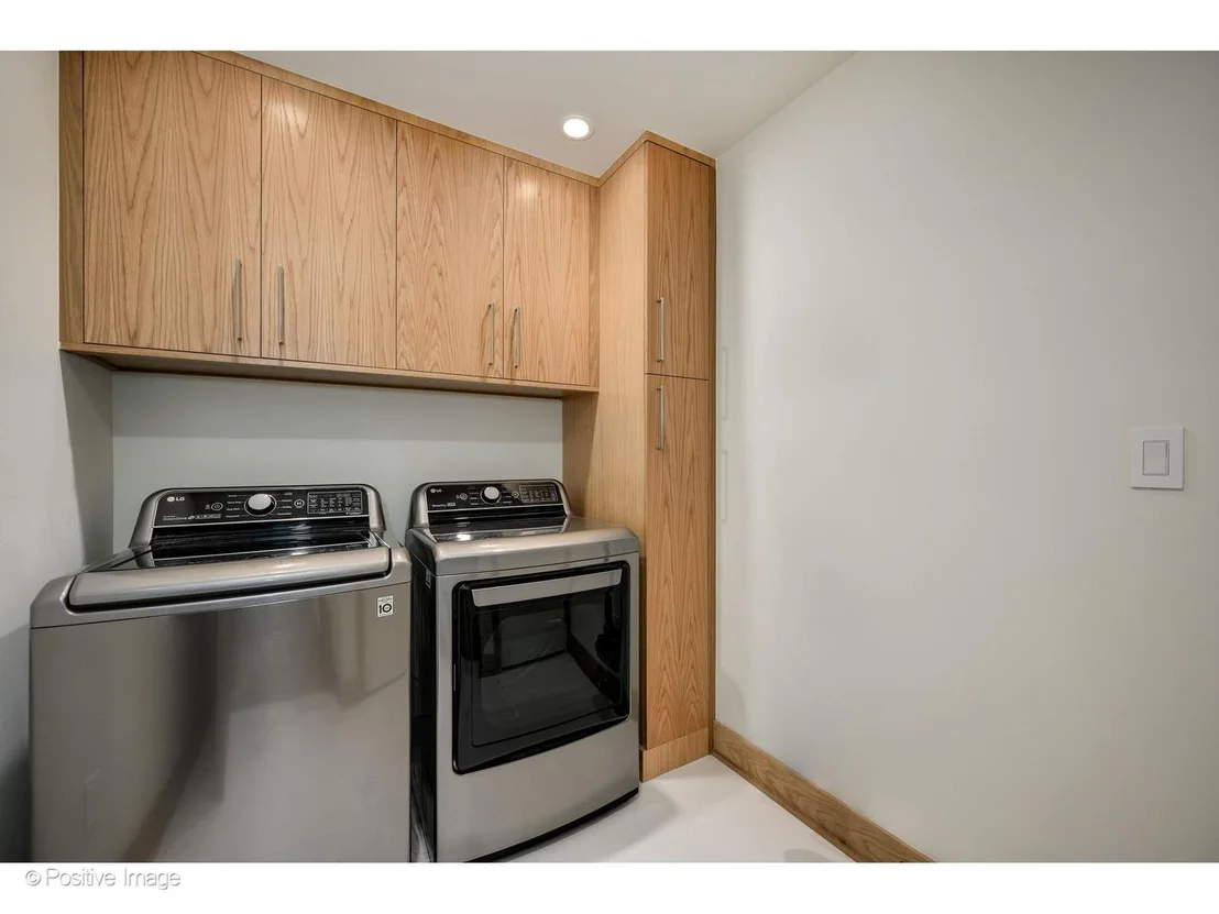 Photo of 1307 N Sutton Place