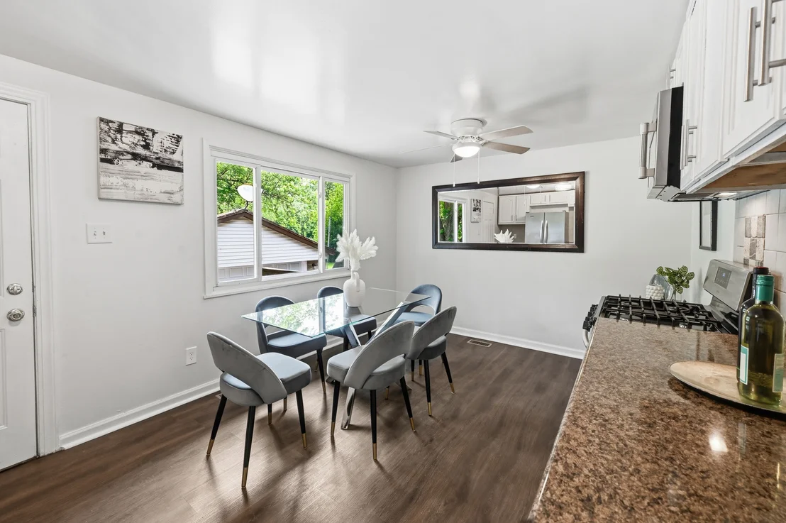 Photo of 419 E Maple Drive