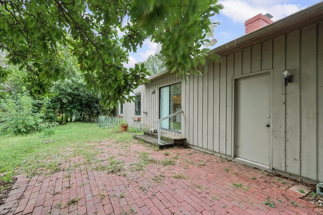Photo of 1913 Moraine Drive