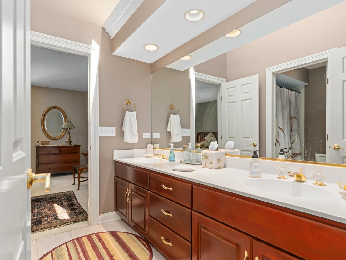Photo of 818 Fox Glen Drive