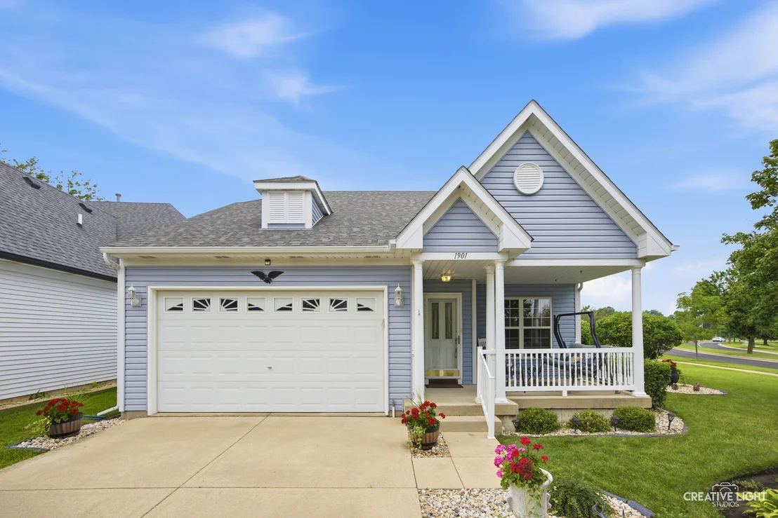 Photo of 1901 Lakeside Drive