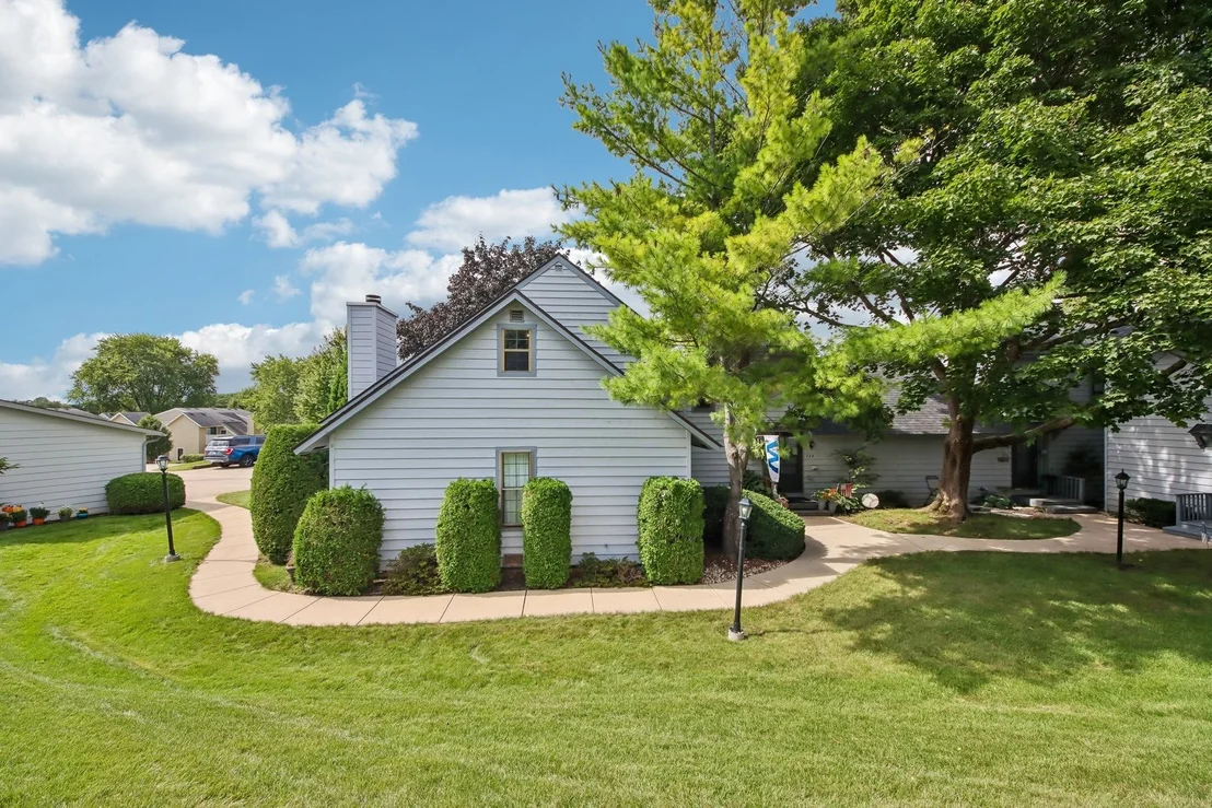 Photo of 736 Glen Way