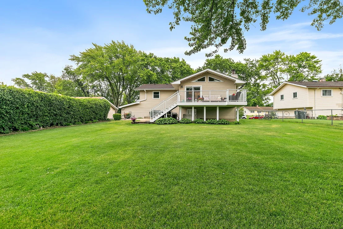 Photo of 430 Amherst Lane