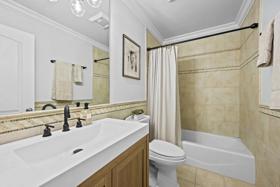Photo of 33 Washington Circle