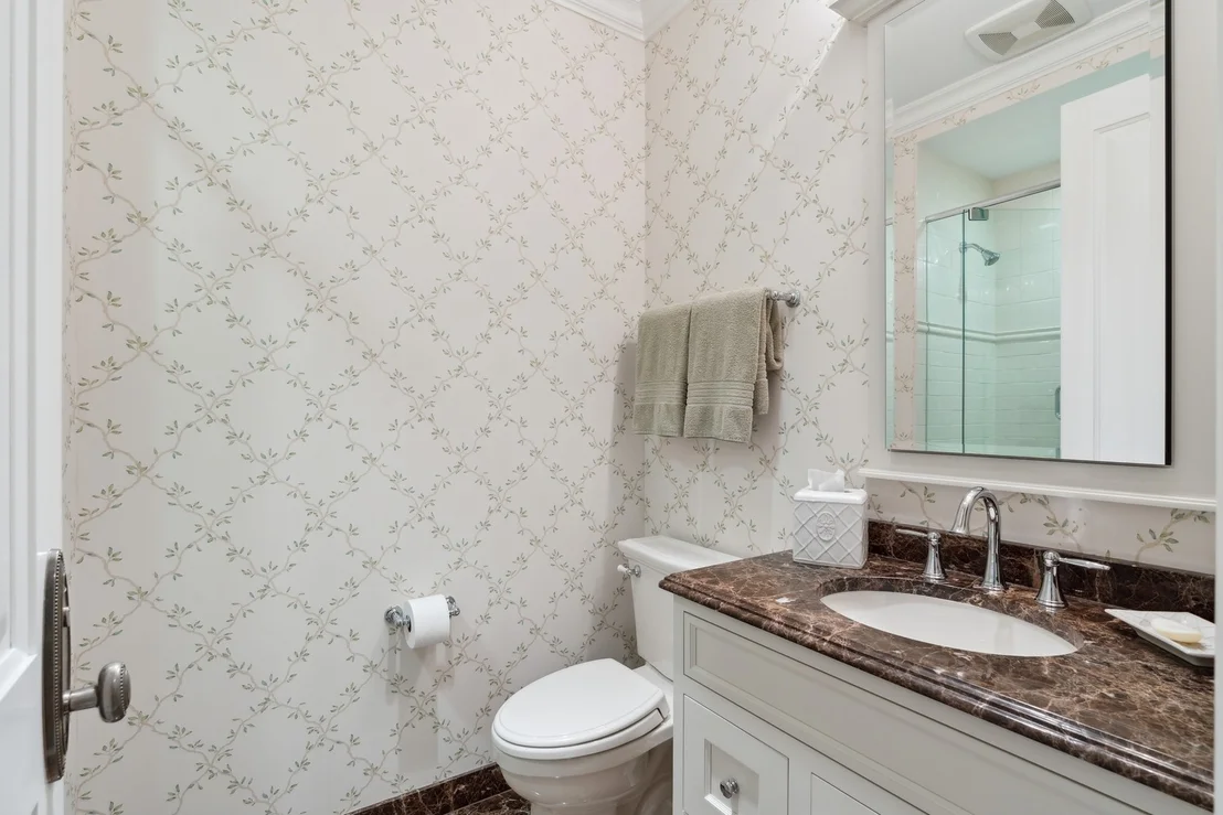 Photo of 446 W Huron Street