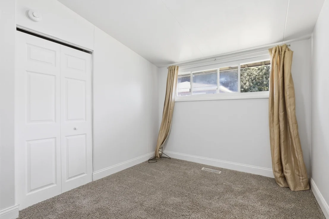 Photo of 253 Tiverton Lane