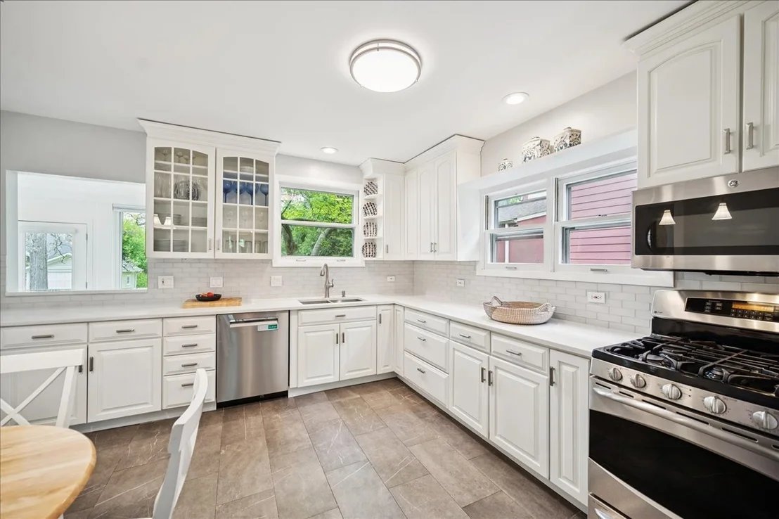 Photo of 972 Elm Street