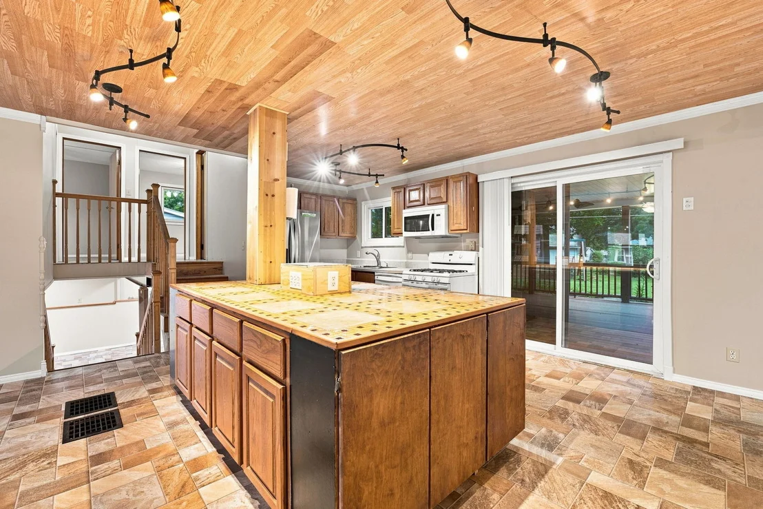 Photo of 415 Maple Drive