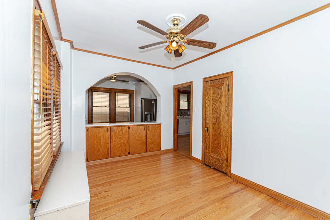 Photo of 5253 W Wrightwood Avenue