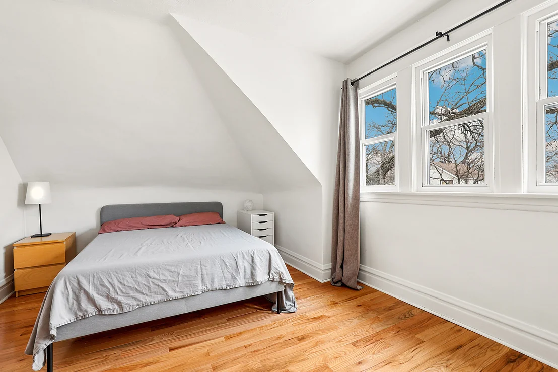 Photo of 1648 W 100th Street