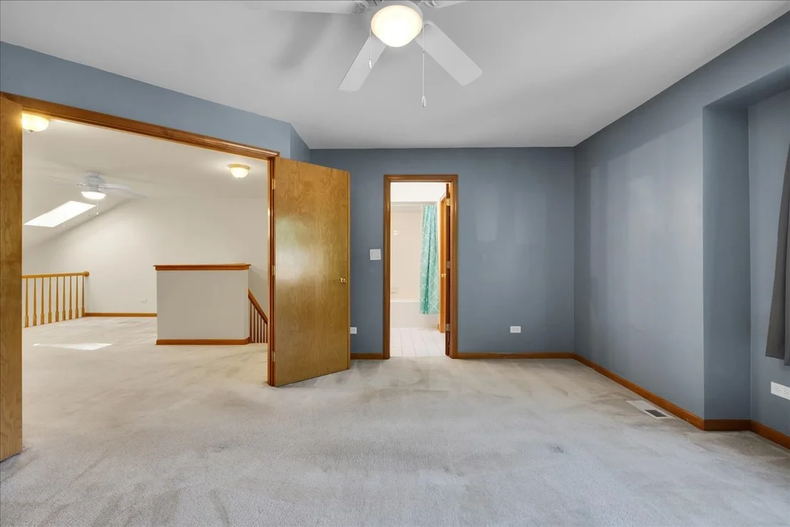 Photo of 446 S Wenbriar Square