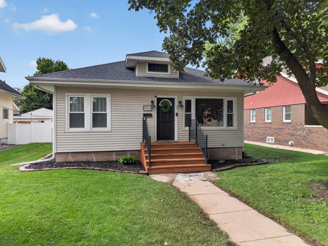 Photo of 1456 Birchlawn Place