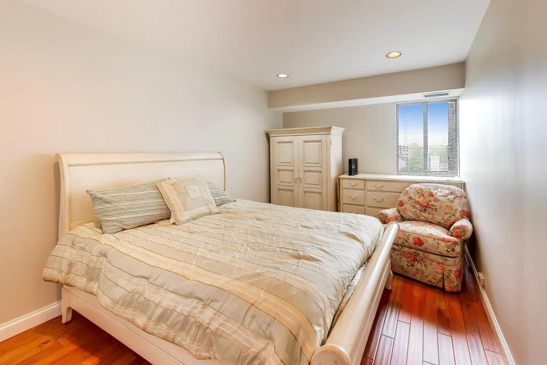 Photo of Unit 402 at 701 Forum Square