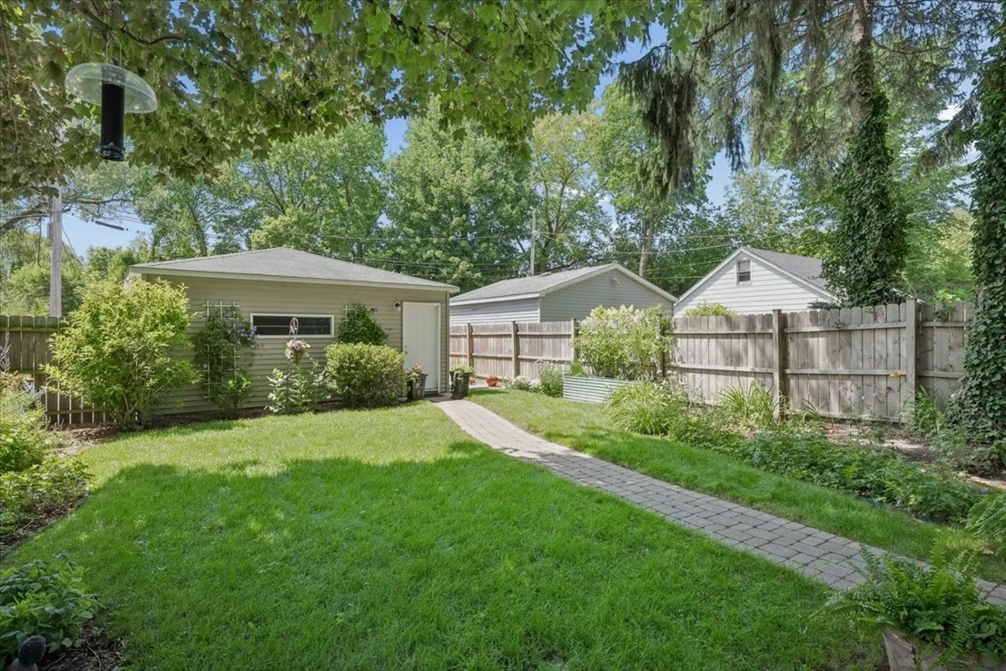 Photo of 1412 Leonard Place