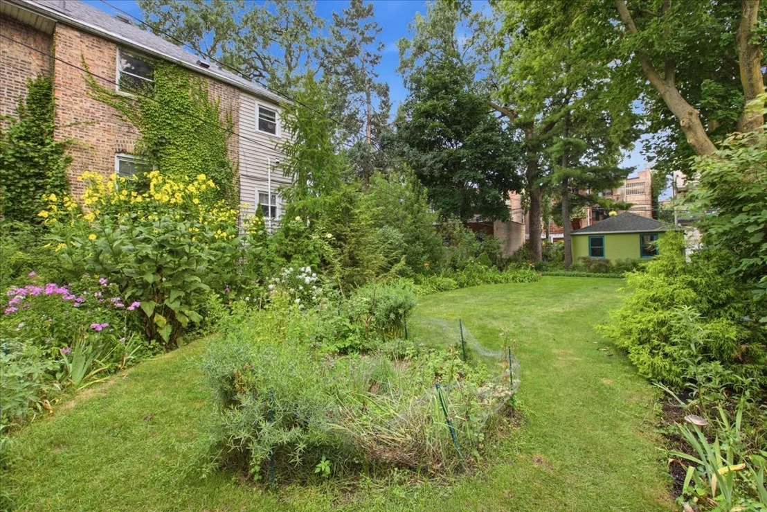 Photo of 1527 W JUNEWAY Terrace