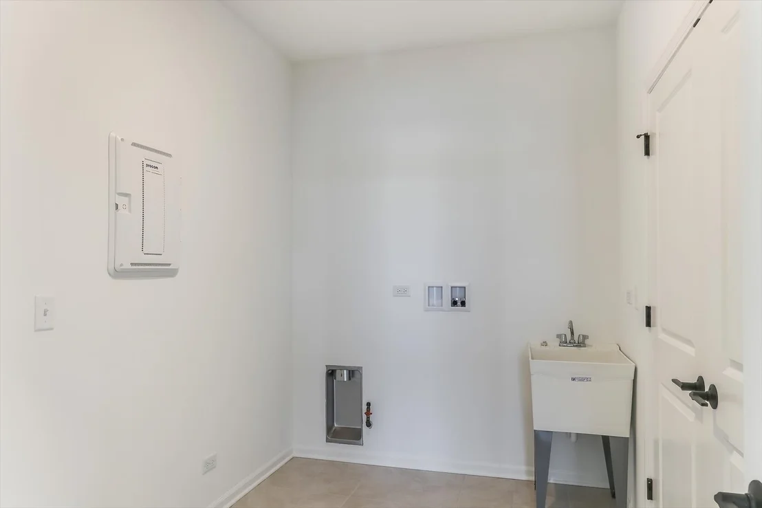 Photo of 755 Alberta Avenue