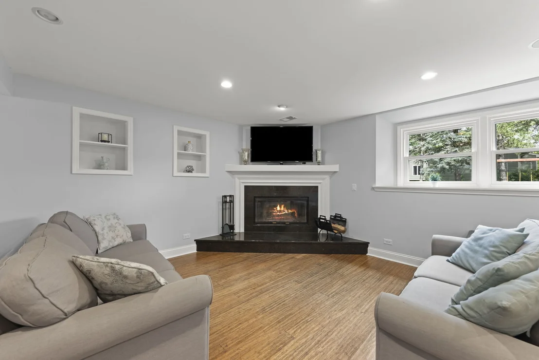 Photo of 3N149 Lynn Drive