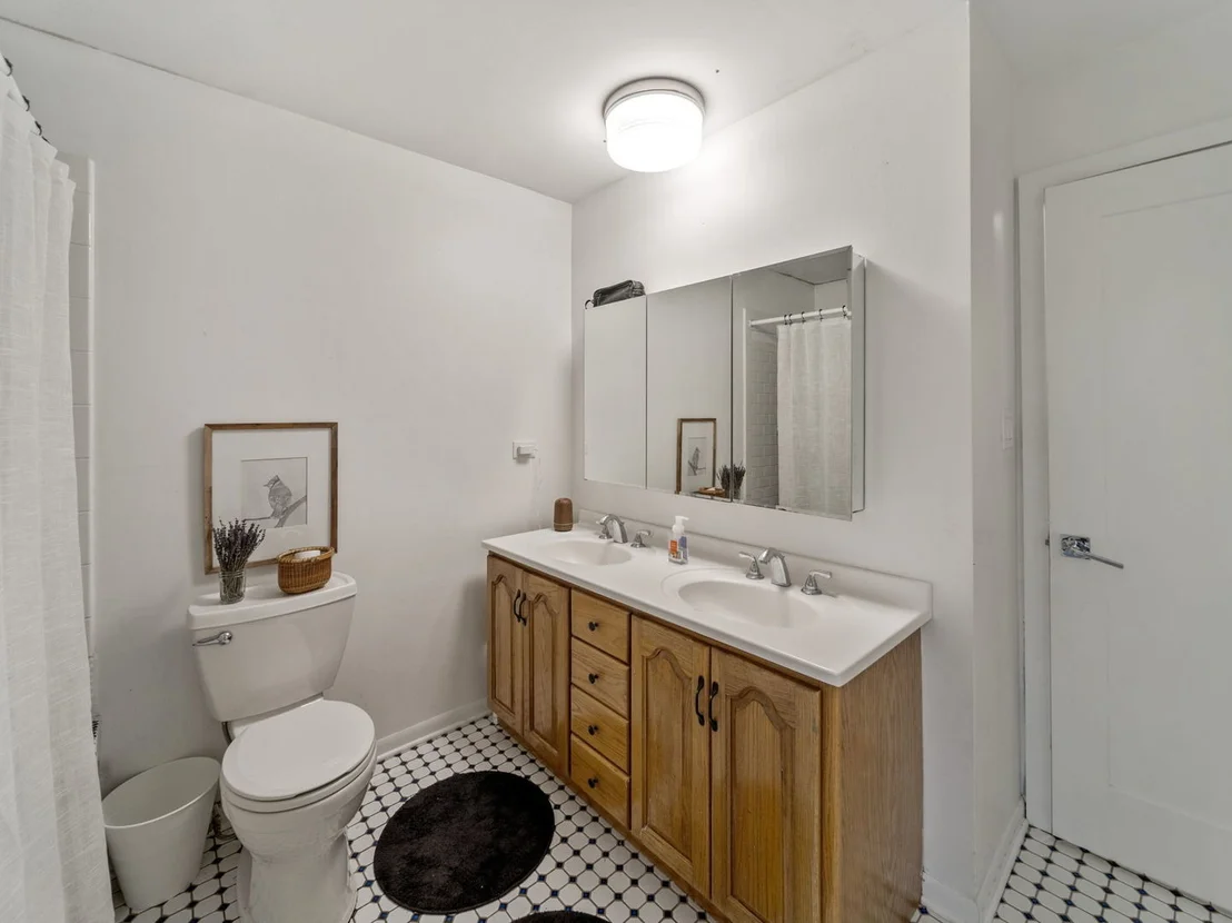 Photo of 1S655 Taylor Road
