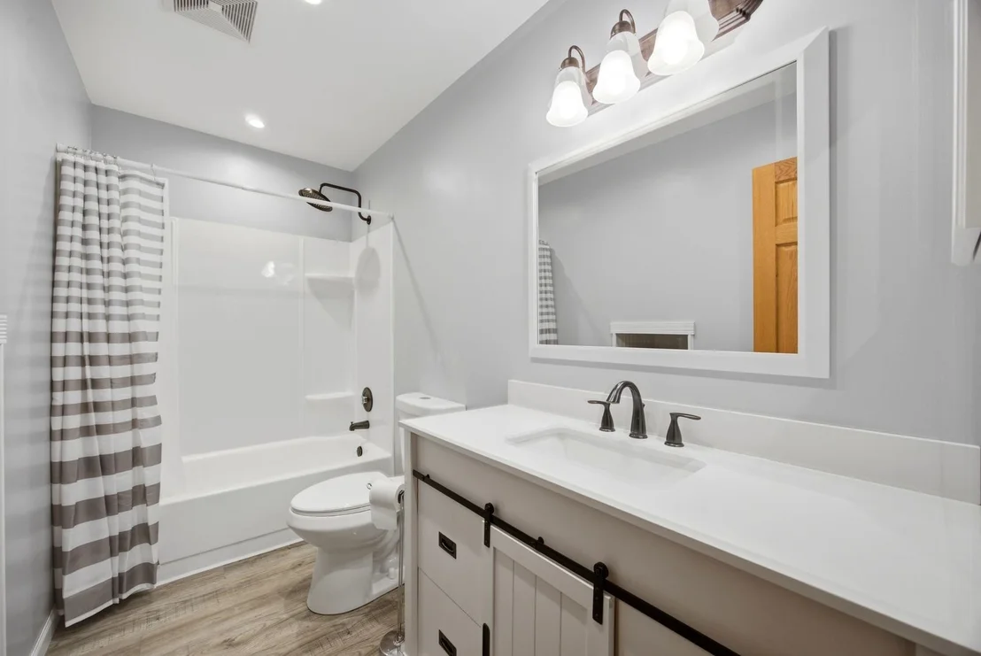 Photo of 702 Hickory Lane