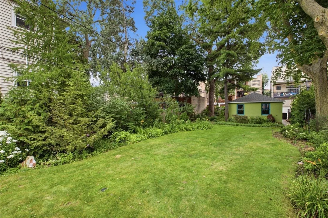 Photo of 1527 W JUNEWAY Terrace