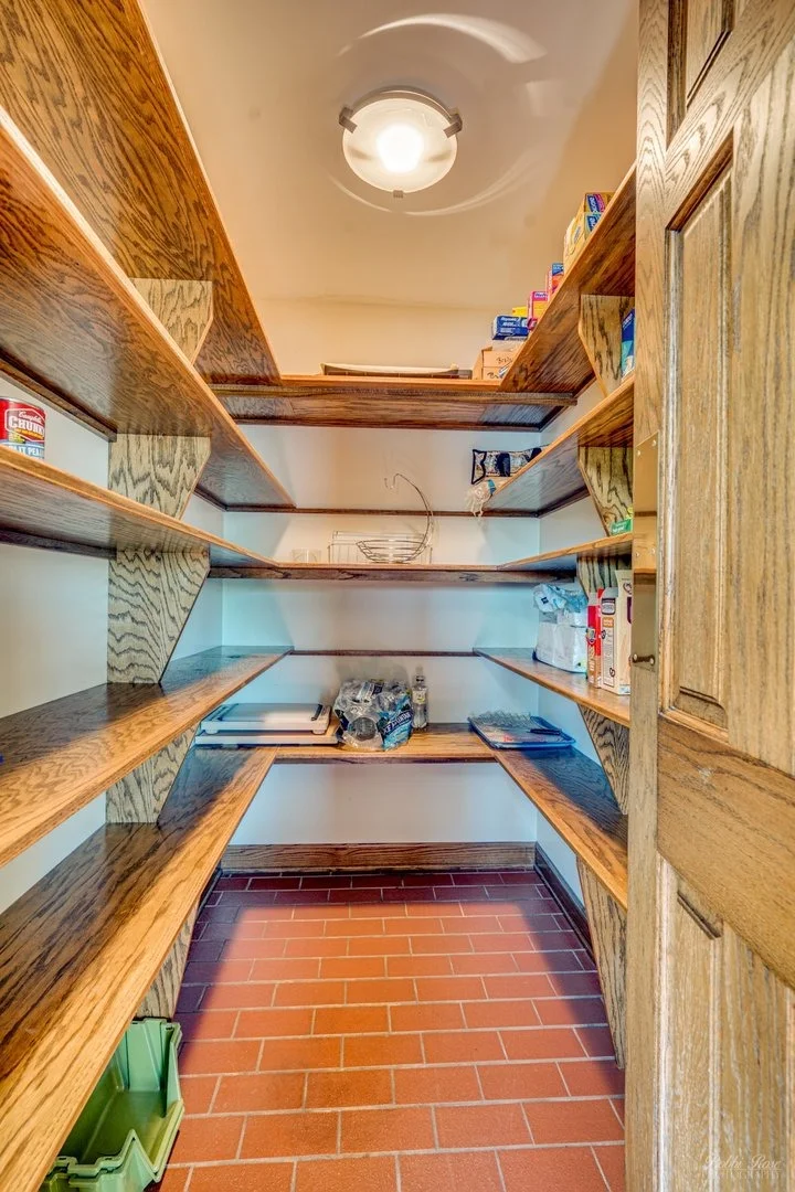 Photo of 1825 CLOVER Drive