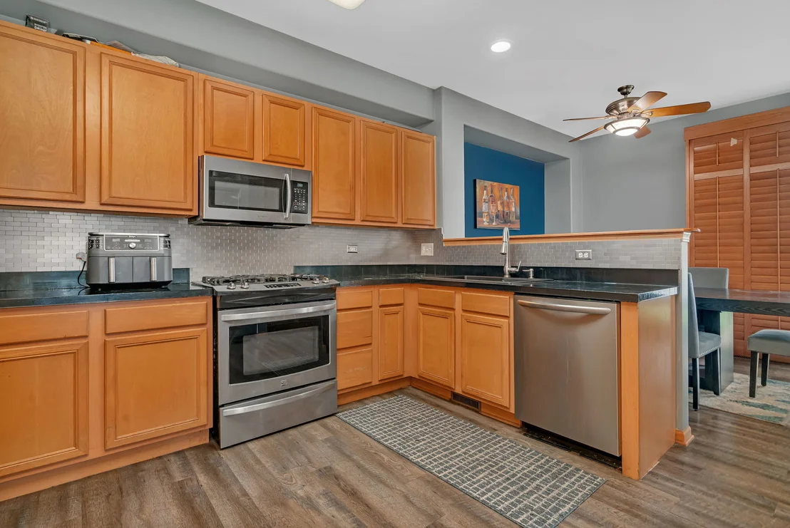 Photo of 16107 Huron Street