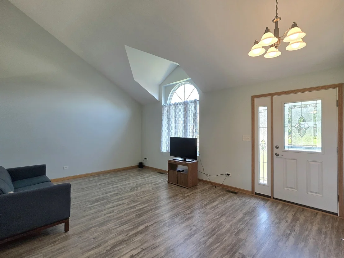Photo of 473 Kingston Drive