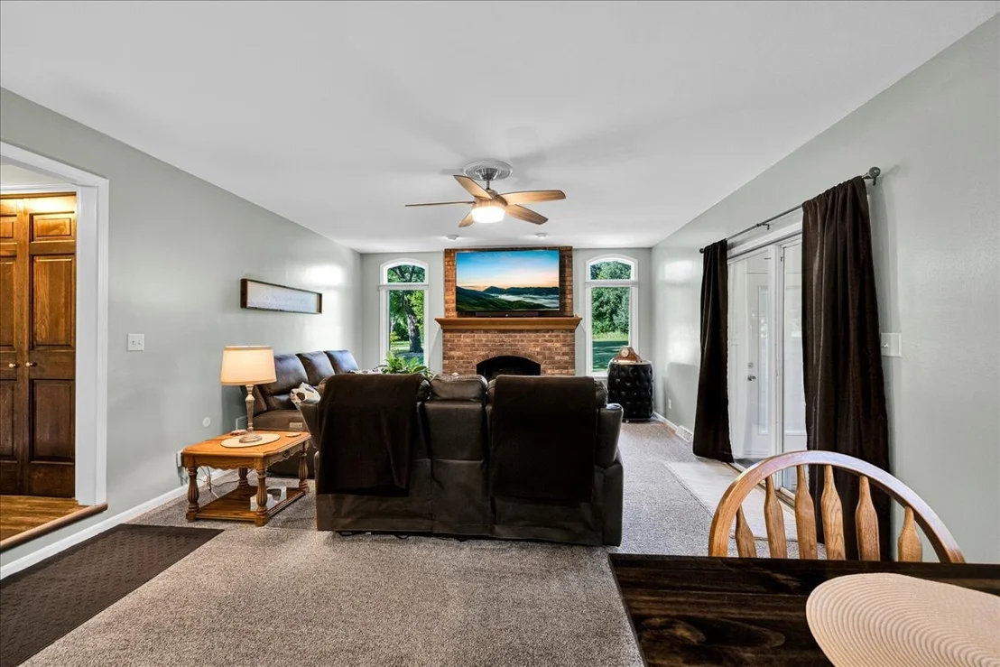 Photo of 41W210 Mare Lane
