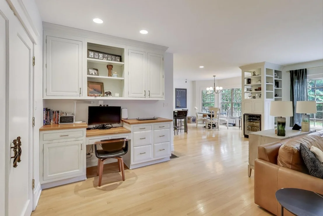 Photo of 547 JACKSON Avenue
