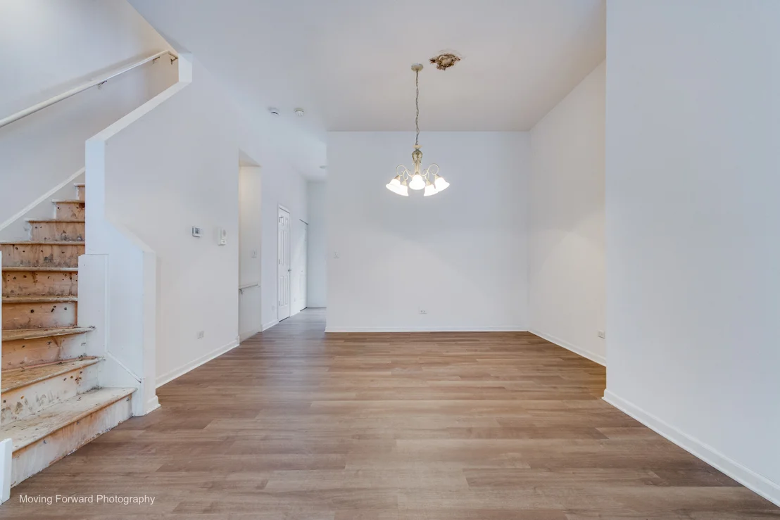 Photo of 814 W 15th Place
