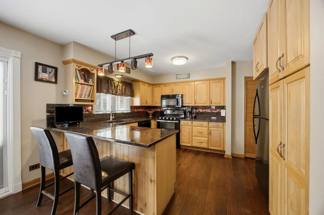 Photo of 702 Hickory Lane