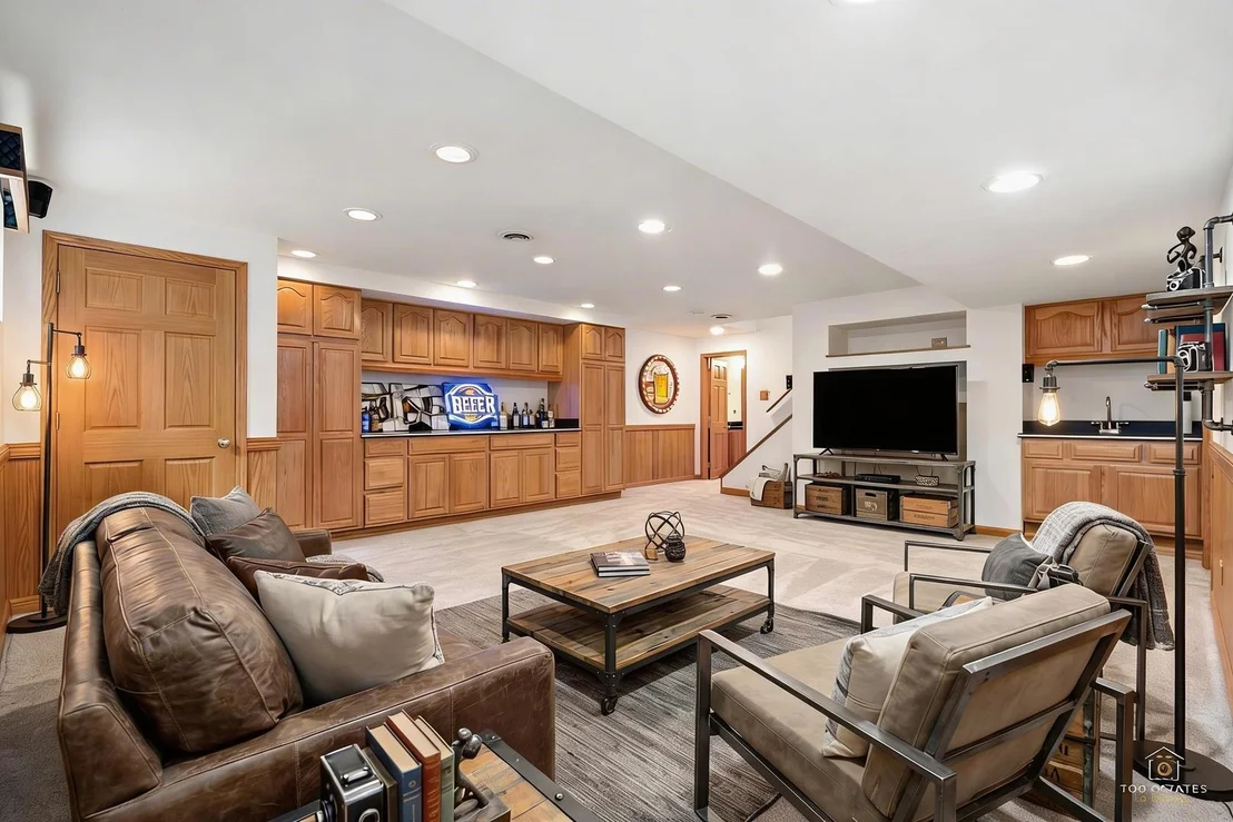 Photo of 225 Fairway Drive