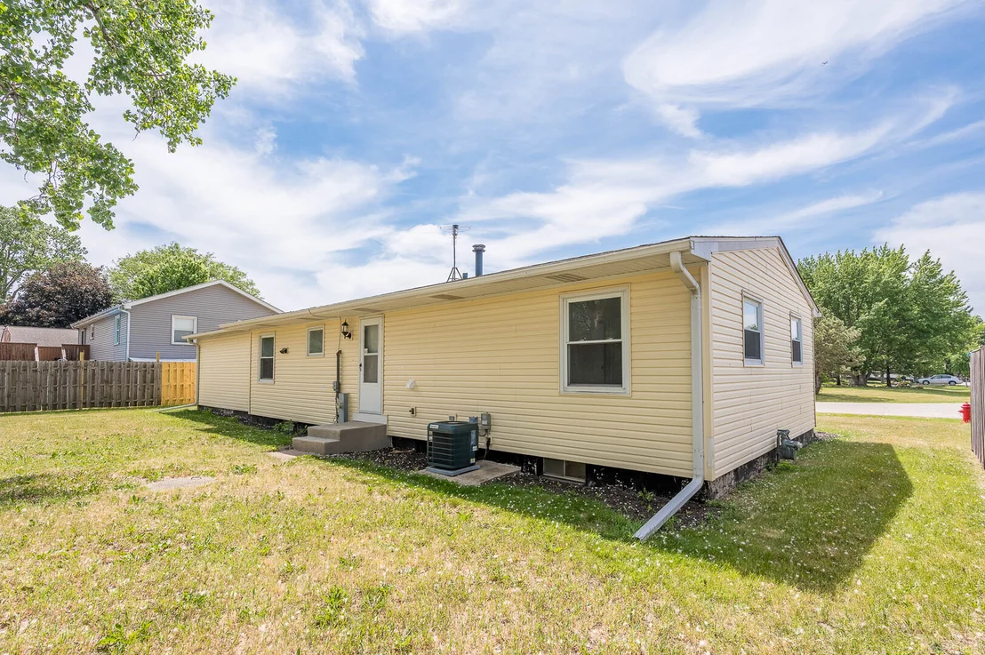 Photo of 2212 Fairview Lane
