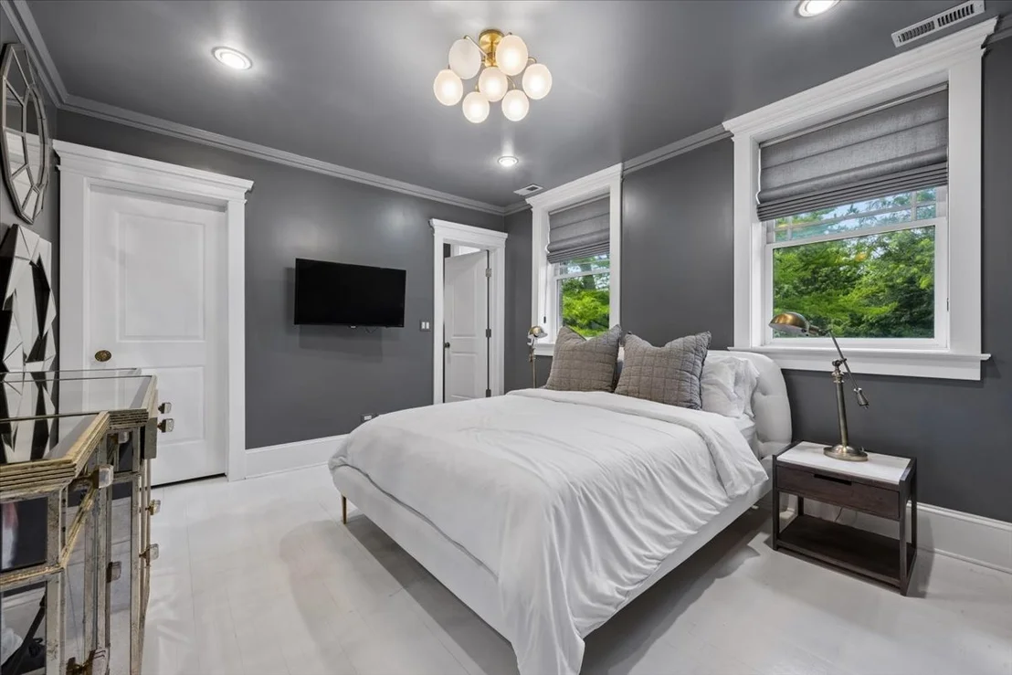 Photo of 395 Greenleaf Avenue