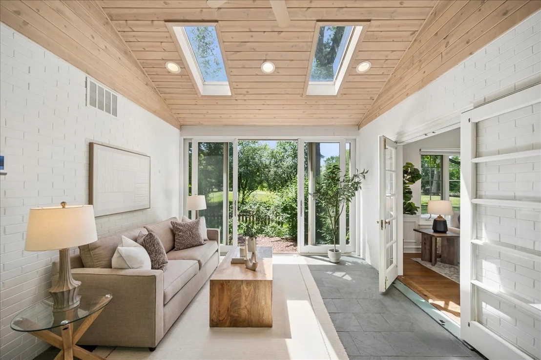 Photo of 1372 Sunview Lane
