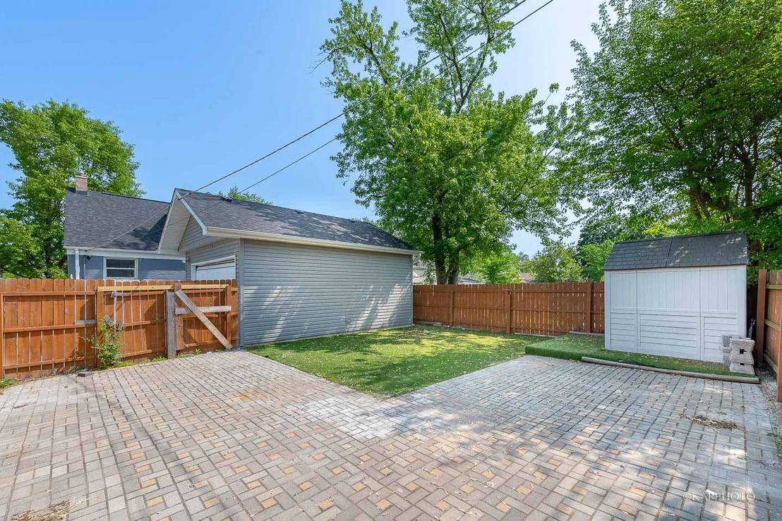 Photo of 40 W 36th Place