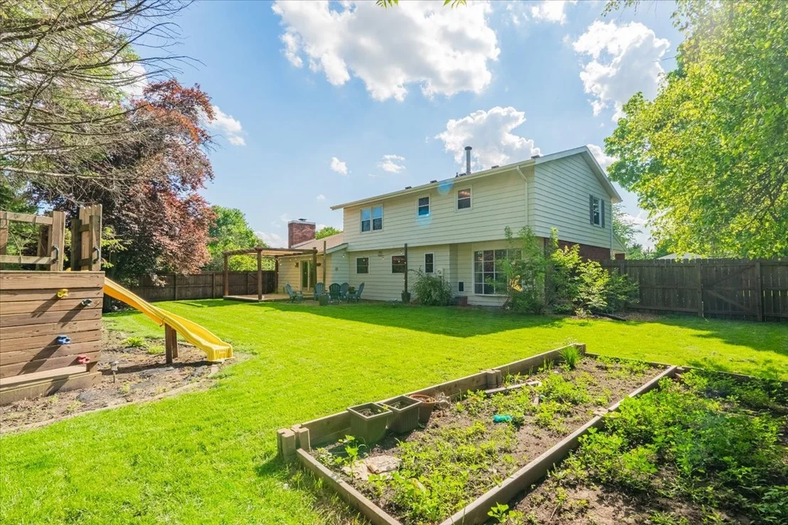 Photo of 2201 Hedgewood Drive