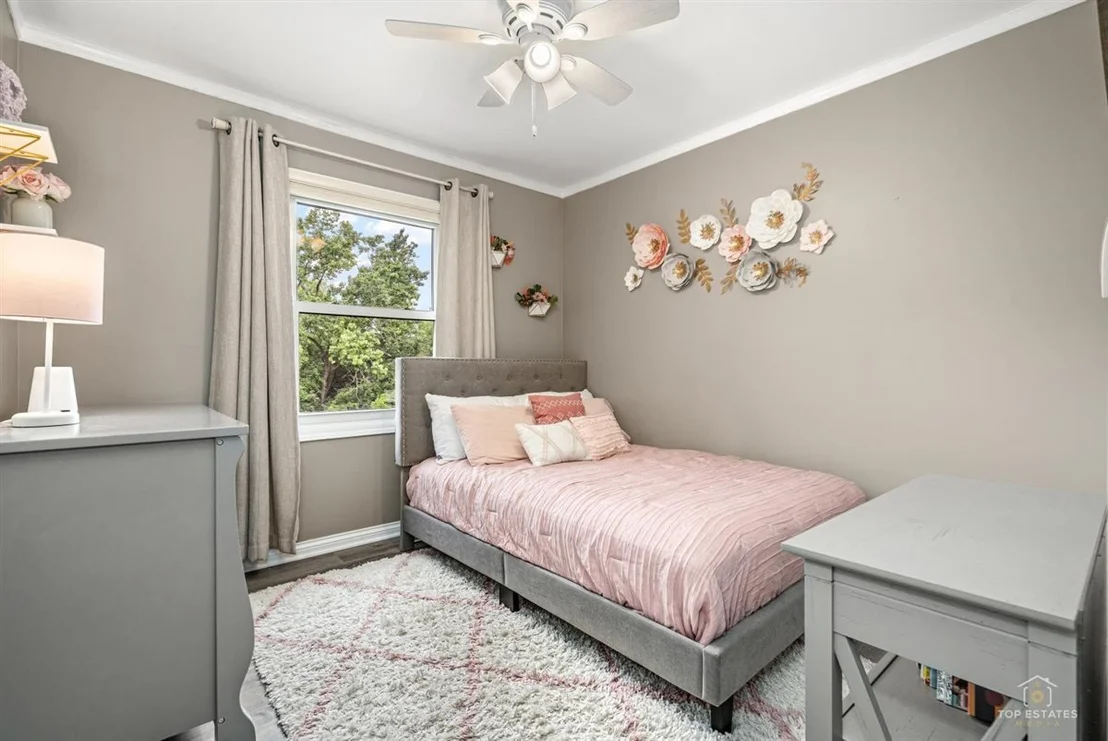 Photo of 4030 N Parkside Drive