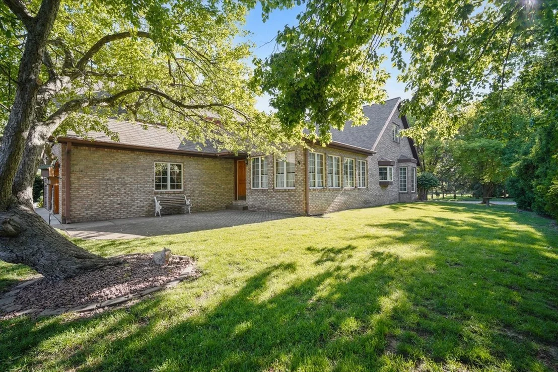 Photo of 2 Breckenridge Drive