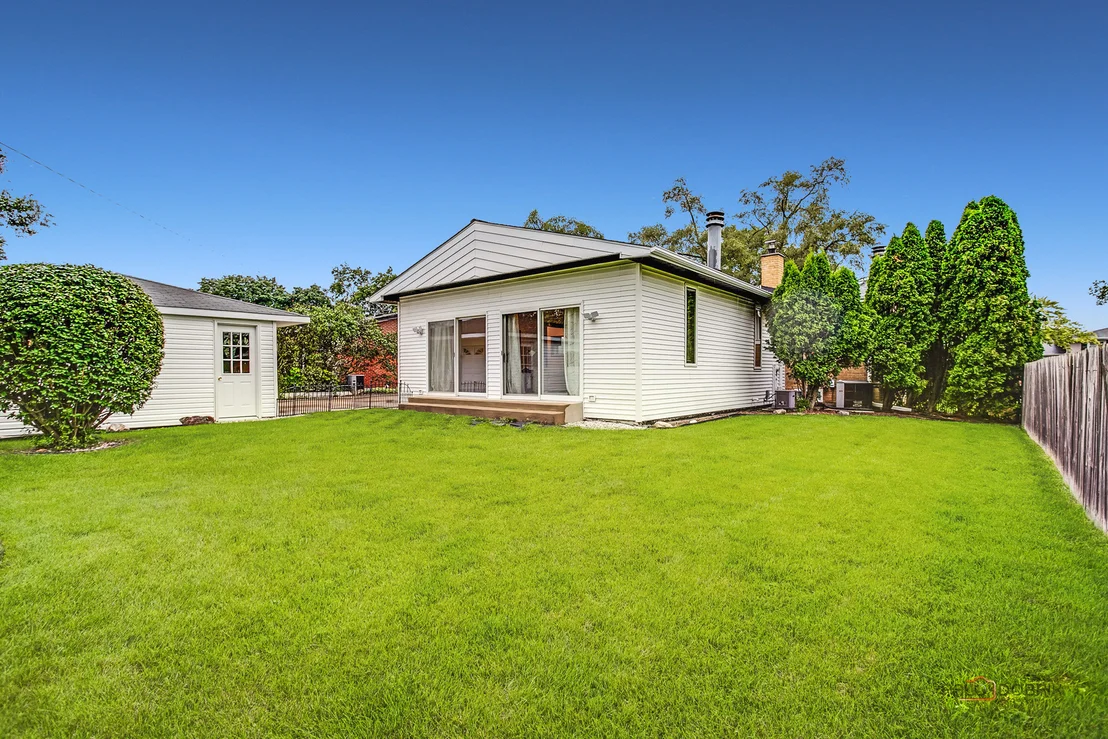 Photo of 605 N Windsor Drive
