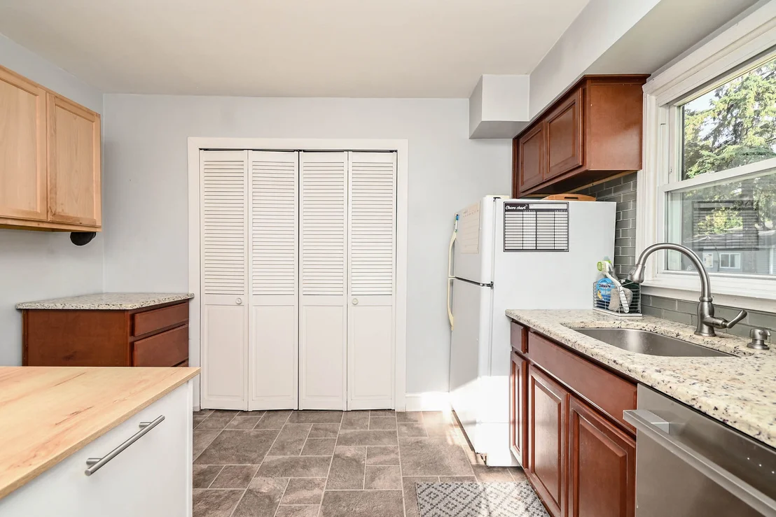 Photo of 35211 N Edgewater Lane