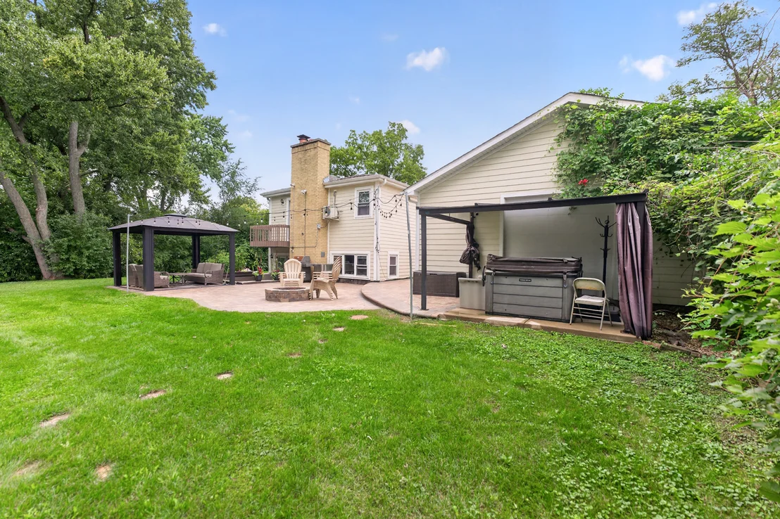 Photo of 17W041 Deerpath Road