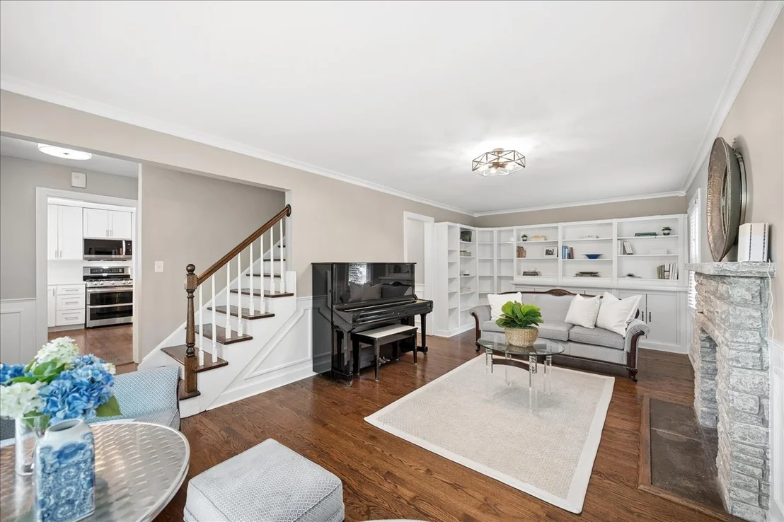 Photo of 586 Earl Drive