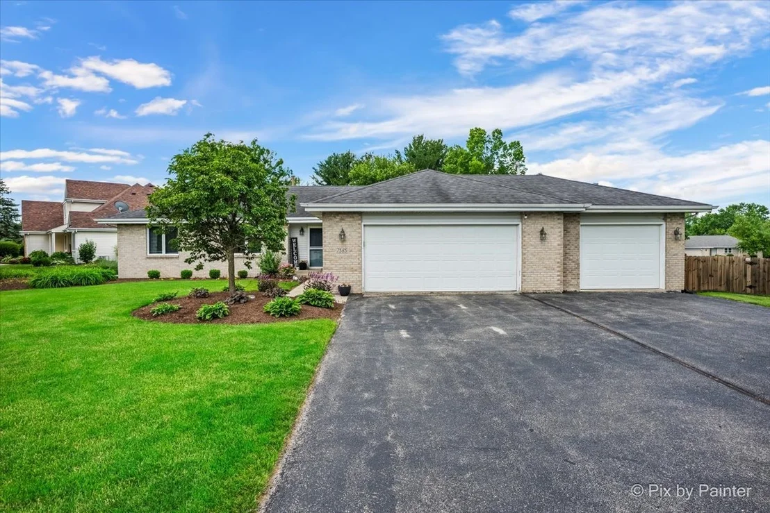 Photo of 7585 Derby Close