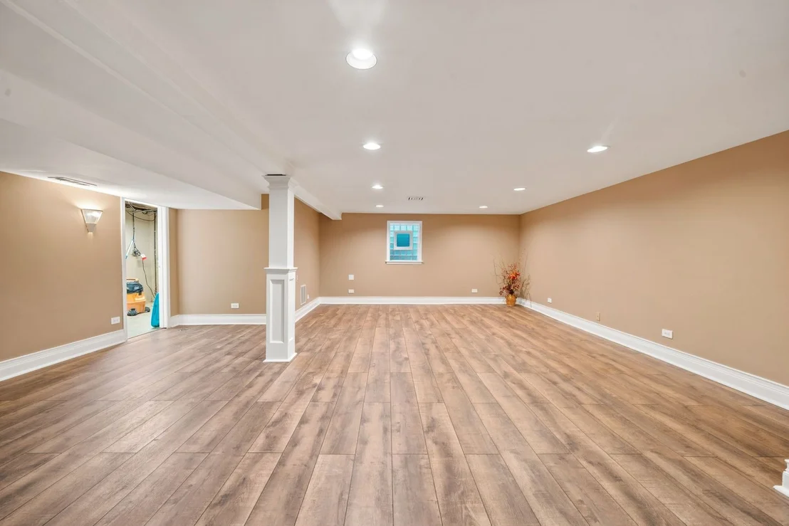 Photo of 1221 W Sable Drive